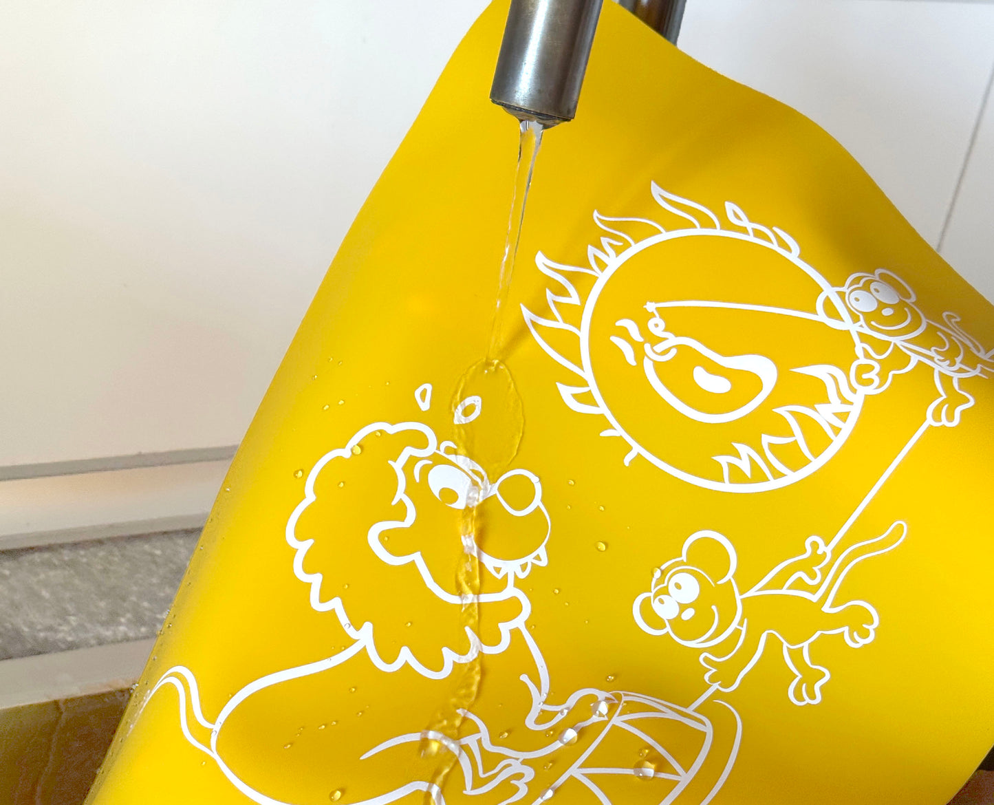 Silikon Platzdeckchen Tischset für Kinder (Schule, Essen, Basteln) - Zirkus Löwe gelb